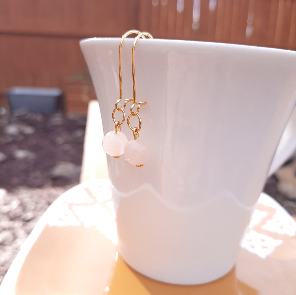 Pink Aventurine Stone Kidney Hook Gold Tone Earrings 18$